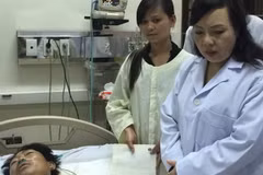 Bộ trưởng Bộ Y tế thăm hỏi, động viên nạn nhân vụ sập giàn giáo