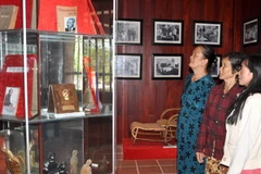 Dâng hương tưởng niệm 109 năm ngày sinh Thủ tướng Phạm Văn Đồng