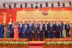 Lãnh đạo Ngân hàng Thương mại cổ phần Ngoại thương tại Đại hội đại biểu lần thứ IV. (Ảnh: Vietnam+)