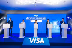 Visa mở rộng hợp tác với MoMo, VNPAY và ZaloPay, tăng cường trải nghiệm thanh toán dễ dàng cho chủ thẻ khi giao dịch tại các đơn vị kinh doanh vừa và nhỏ. (Ảnh: Vietnam+)