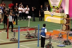 Hình ảnh trận đấu giữa đội tuyển Robocon Việt Nam và Robocon Trung Quốc. (Ảnh: VTV)