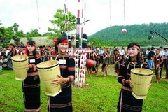 Tái hiện lại lễ hội mừng lúa mới ở Tây Nguyên. (Ảnh: Internet)