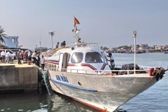 Tăng cường kiểm tra hoạt động tàu cao tốc và nhà hàng nổi 