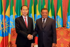 Tổng thống Ai Cập Abdel Fattah Al Sisi và Phu nhân đón Chủ tịch nước Trần Đại Quang và Phu nhân. (Ảnh: Nhan Sáng/TTXVN)