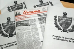 Chuyên san đăng tải Dự thảo Hiến pháp mới của Cuba. (Nguồn: EFE-EPA/TTXVN)