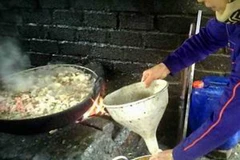 Yêu cầu kiểm tra thông tin người dân đang bị đầu độc bởi thực phẩm bẩn