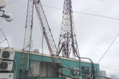 Hà Nội: Cột thu phát sóng cao 30m đổ gục làm một người chết