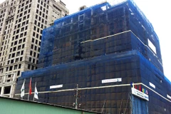 TP.HCM: Tường nhà hội nghị đổ sập, hai người tử vong