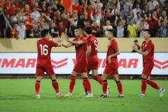 [Photo] Tuấn Hải tỏa sáng, HLV Troussier thắng trận thứ 2 liên tiếp 