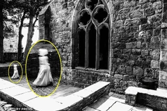 Bóng trắng trong bức ảnh. (Nguồn: mirror.co.uk)