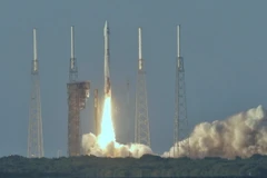Tên lửa đẩy Atlas V mang theo tàu không gian OSIRIS-REx rời bệ phóng tại Căn cứ không quân Cape Canaveral, bang Florida (Mỹ) ngày 8/9. (Nguồn: AFP/TTXVN)