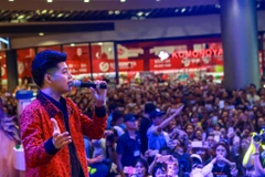 Ca sỹ Noo Phước Thịnh tái ngộ khán giả Thủ đô. (Ảnh: PV/Vietnam+)
