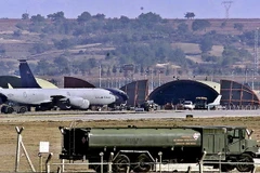 Máy bay của không quân Mỹ chuẩn bị cất cánh từ căn cứ không quân Incirlik. (Nguồn: EPA/TTXVN)