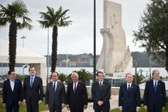 Tổng thống Pháp Francois Hollande (thứ 3 trái) và các nhà lãnh đạo Nam Âu tại Hội nghị ở Lisbon. (Nguồn: AFP/TTXVN) 