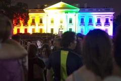 Nhà Trắng mang sắc cờ bảy màu biểu trưng cho cộng đồng LGBT. (Nguồn: Getty)