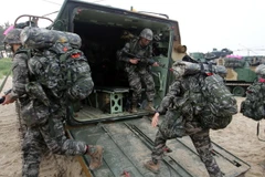 Binh sỹ Hàn Quốc tham gia tập trận ngày 29/6. (Nguồn: Yonhap/TTXVN)