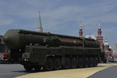 Tên lửa đạn đạo xuyên lục địa Yars RS-24 tham gia lễ duyệt binh kỷ niệm 70 Ngày Chiến thắng ở thủ đô Moskva ngày 9/5. (Nguồn: AFP/TTXVN)