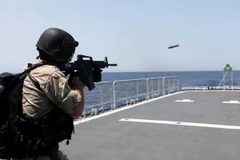 Hải quân Mỹ và Trung Quốc tham gia diễn tập trên Vịnh Aden ngày 25/8/2013. (Nguồn: THX/TTXVN)