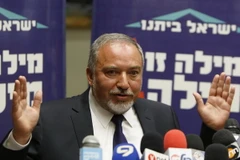 Cựu Ngoại trưởng Israel Avigdor Lieberman trong cuộc họp báo thông báo quyết định không gia nhập Chính phủ mới tại Jerusalem ngày 4/5. (Nguồn: AFP/TTXVN)