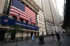 Quang cảnh bên ngoài Sàn giao dịch chứng khoán New York, Mỹ. (Ảnh: AFP/TTXVN)