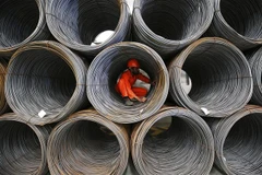 Từ đầu năm đến nay, giá thép tăng 40-45%. (Ảnh: AFP/TTXVN)