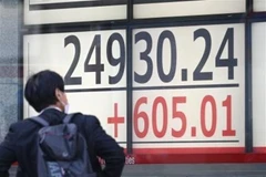 Bảng chỉ số chứng khoán tại Tokyo, Nhật Bản. (Ảnh: Kyodo/TTXVN)