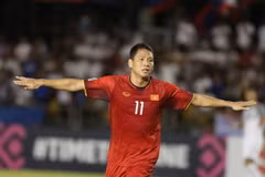 Anh Đức ăn mừng sau khi ghi bàn vào lưới Philippines. (Ảnh : Hoàng Linh/TTXVN)