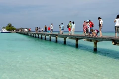Du khách đến Maldives khi chưa xảy ra bất ổn chính trị. (Nguồn: Reuters)