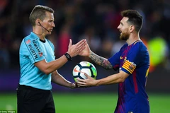 Messi (phải) đang có phong độ vô cùng ấn tượng trong màu áo Barcelona ở mùa này. (Nguồn: Getty Images)