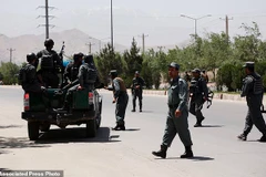 Lực lượng an ninh có mặt tại hiện trường. (Nguồn: AP)