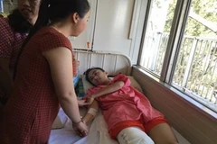 Nữ sinh Lê Thị Hà Vi tại bệnh viện.