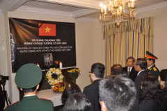 Lễ viếng nguyên Chủ tịch nước Lê Đức Anh tại Anh. (Ảnh: Nguyễn Thu/Vietnam+)