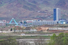 Toàn cảnh Khu công nghiệp chung Kaesong giữa hai miền Triều Tiên. (Ảnh: AFP/TTXVN)