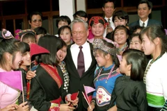 Hình ảnh về hoạt động đối nội của nguyên Chủ tịch nước Lê Đức Anh