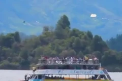 Tàu du lịch Almirante bị chìm rất nhanh. (Nguồn: independent)