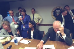 Đội ngũ quan chức cấp cao của Nhà Trắng tại Trung tâm Phản ứng Khẩn cấp vài giờ sau loạt vụ tấn công khủng bố ngày 11/9. (Nguồn: Independent)