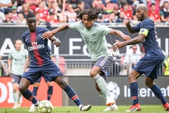 Joshua Zirkzee (giữa) ghi 1 bàn cho Bayern Munich. (Nguồn: Guardian)