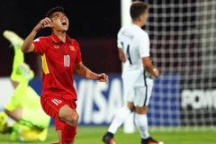 Thanh Bình tiếc nuối sau pha dứt điểm chệch cột dọc. (Nguồn: Getty Images)