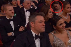 Người đẹp Chrissy Teigen vô tư ngủ tại lễ trao giải Oscar