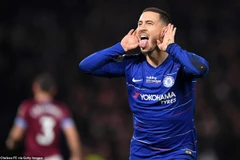 Hazard mang chiến thắng về cho Chelsea.