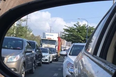 [Video] Ùn tắc nghiêm trọng ở cửa ngõ Thành phố Hồ Chí Minh