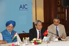 Đại sứ Tôn Sinh Thành phát biểu tại Hội nghị bàn tròn, (Ảnh: Huy Bình/Vietnam+)