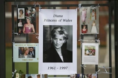 Những bức hình tưởng nhớ Công nương Diana. (Nguồn: AFP)
