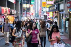 Mỗi người dân phải gánh một khoản nợ 13,19 triệu won. (Ảnh minh họa: Grazia Daily)