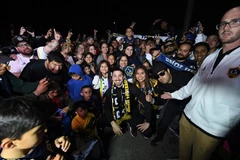 Người hâm mộ LA Galaxy chào đón Ibrahimovic. (Nguồn: AFP/Getty Images)