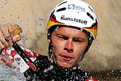 HLV Stefan Henze đã qua đời sau tai nạn. (Nguồn: AFP)