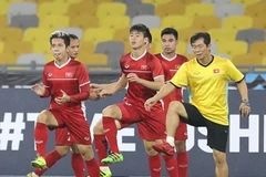 Hình ảnh tuyển Việt Nam tập tại Bukit Jalil trước trận chung kết