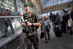 Lực lượng an ninh tăng cường chống khủng bố. (Nguồn: AP)