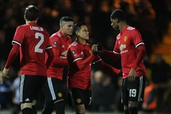 Sanchez có chiến thắng đầu tiên cùng Manchester United. (Nguồn: Daily Mail)