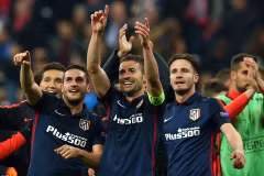 Niềm vui của các cầu thủ Atletico Madrid sau chiến thắng.